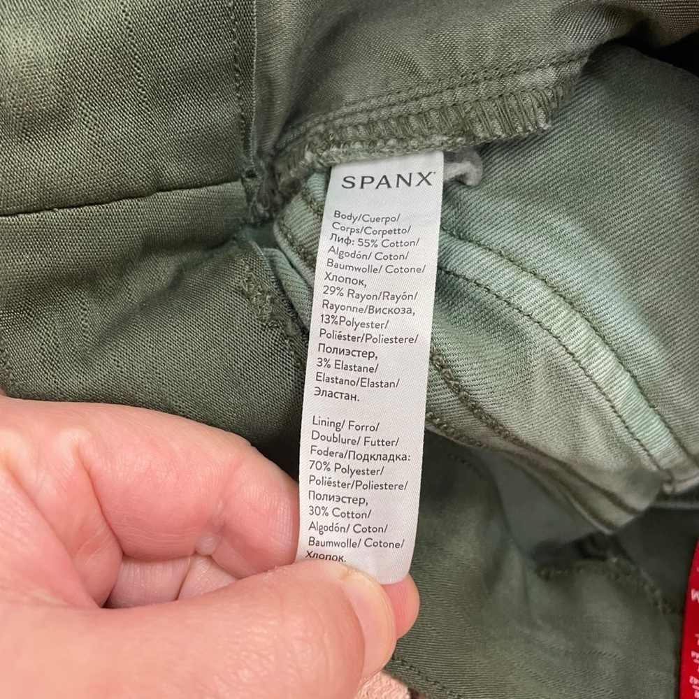 NWOT Spanx Stretch Twill Ankle Cargo Pant in Soft Sage Size M - Picture 14 of 17